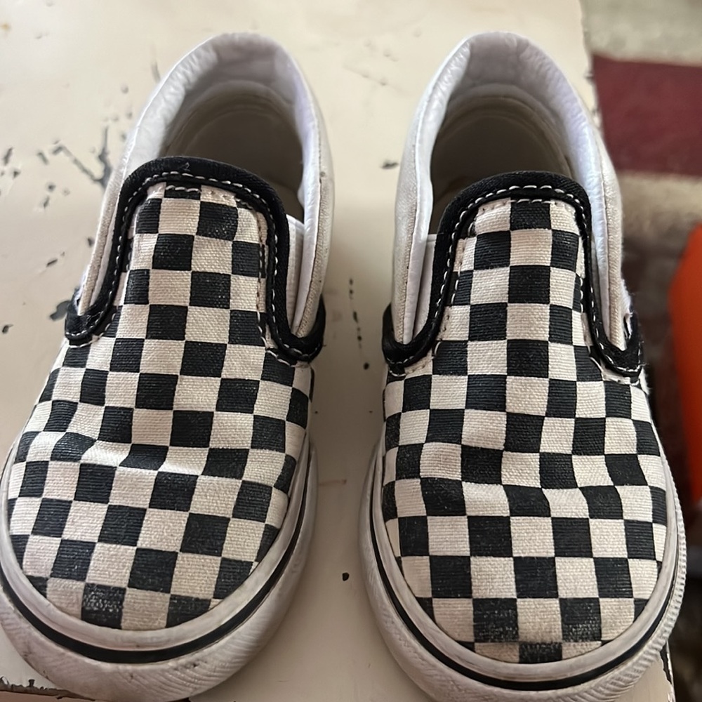 Classic checkered slip on Vans